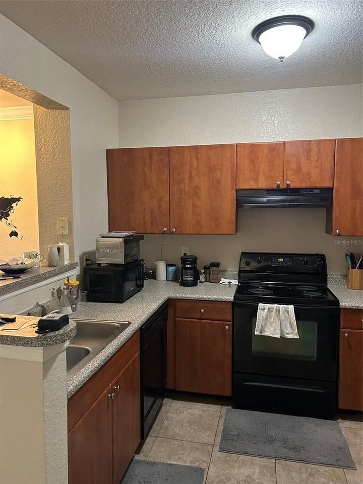304 E South St #6025 - Photo 4 of 26