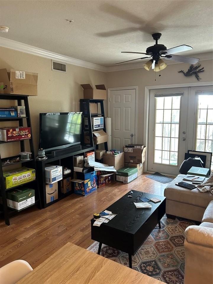 304 E South St #6025 - Photo 7 of 26