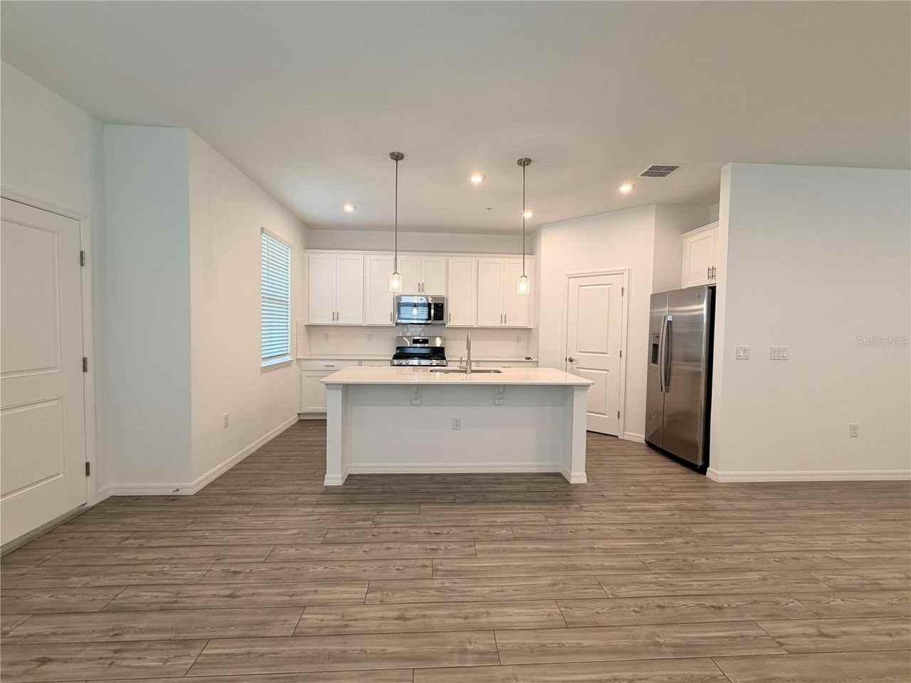 449 Belmond Dr - Photo 6 of 26