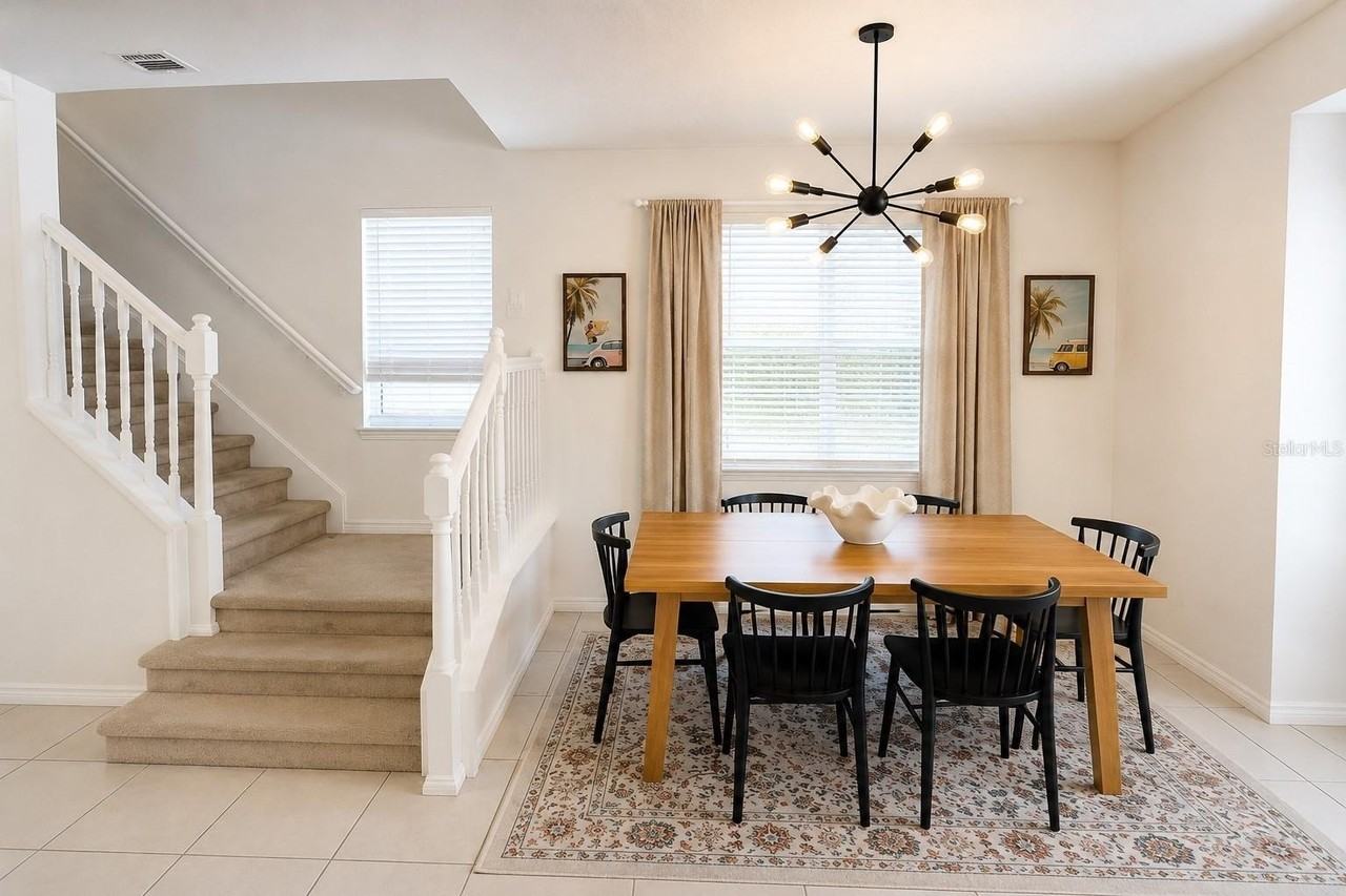 2441 Dubai St - Photo 3 of 20