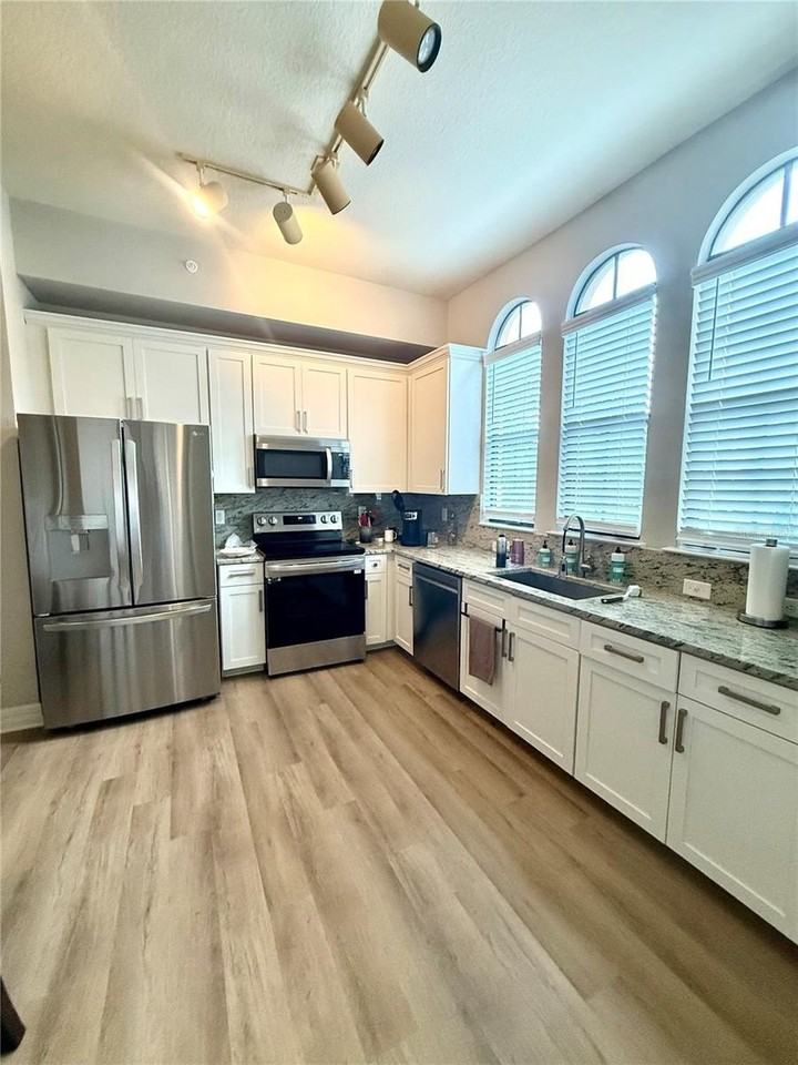 515 Mirasol Cir #101 - Photo 7 of 20