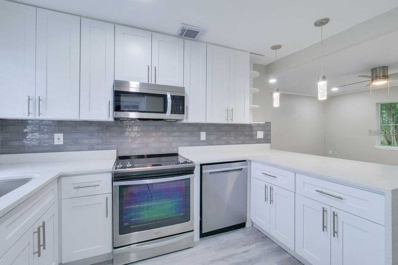 976 W Fairbanks Ave - Photo 3 of 20