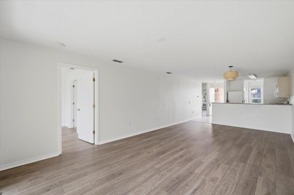 212 Ocean Bluff Dr - Photo 4 of 16