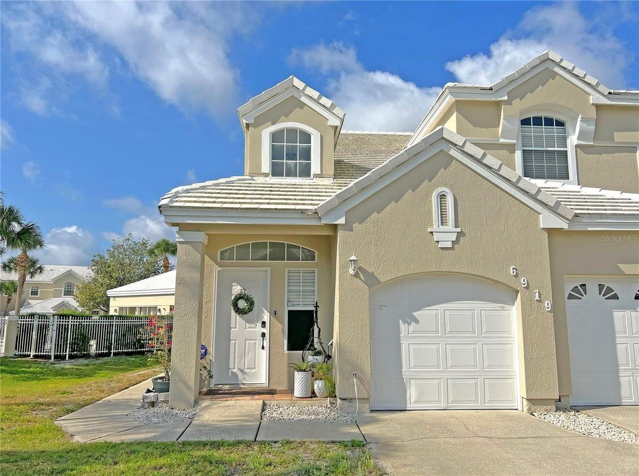 6919 Della Dr #32