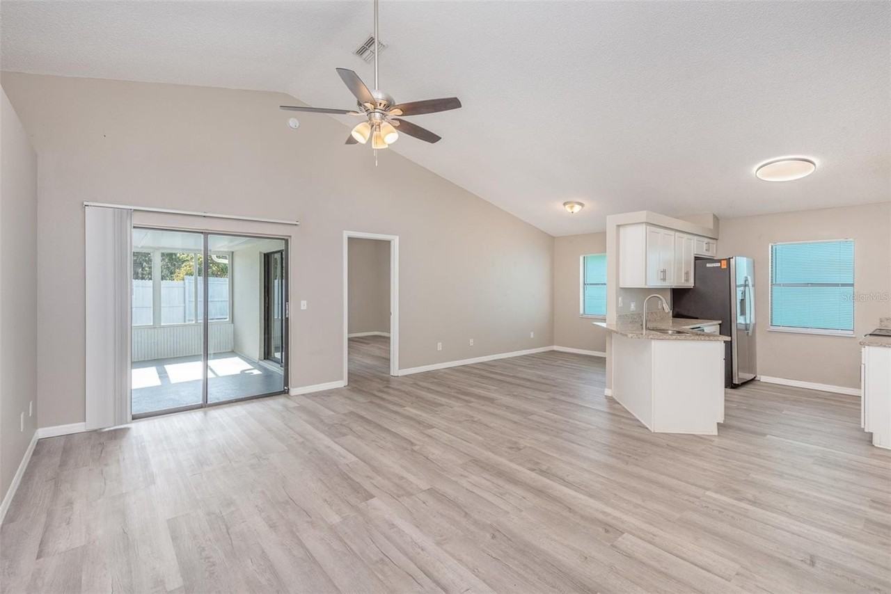 3846 Long Grove Ln - Photo 6 of 28