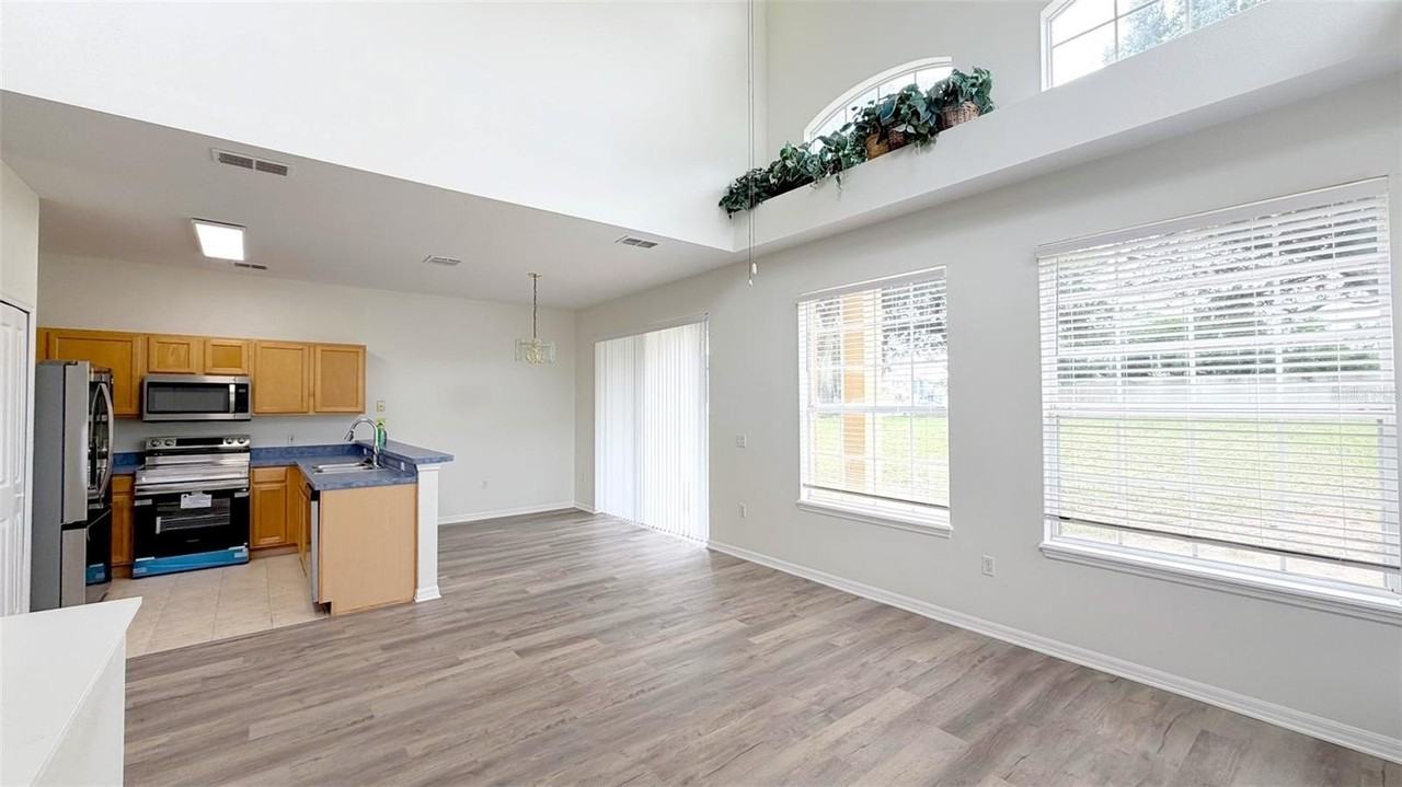 203 Madison Cir - Photo 5 of 48