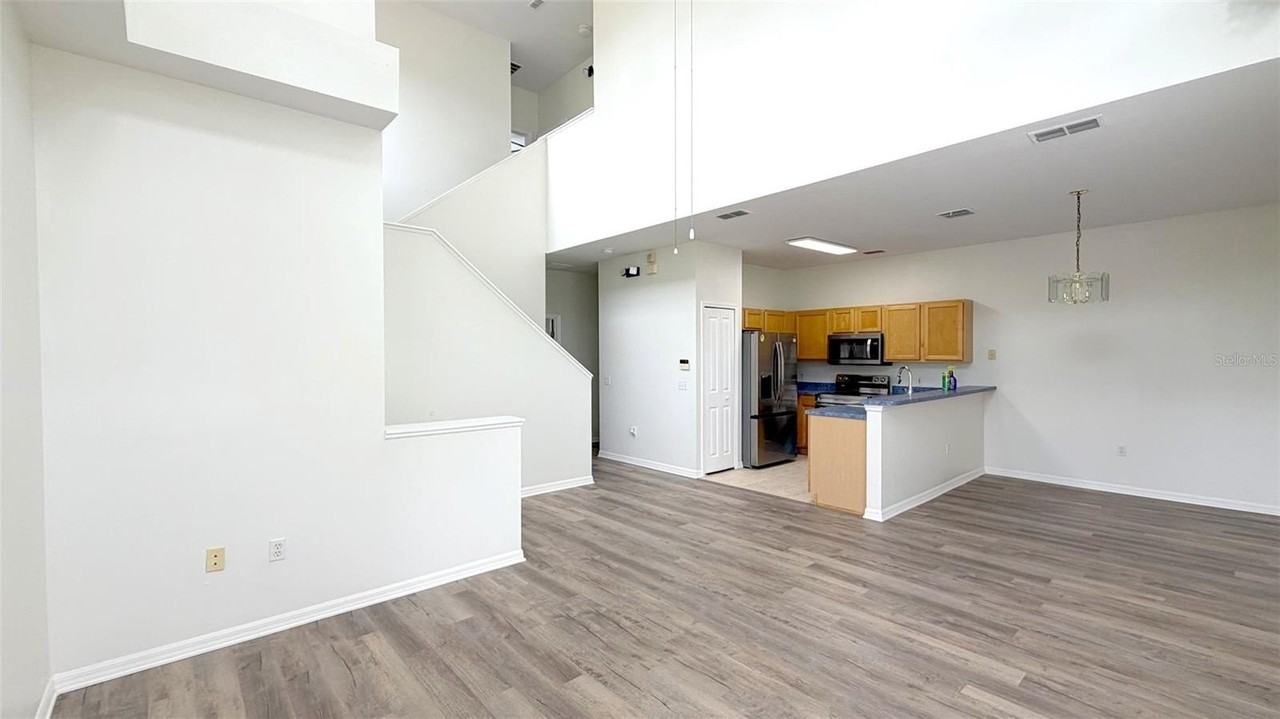 203 Madison Cir - Photo 7 of 48
