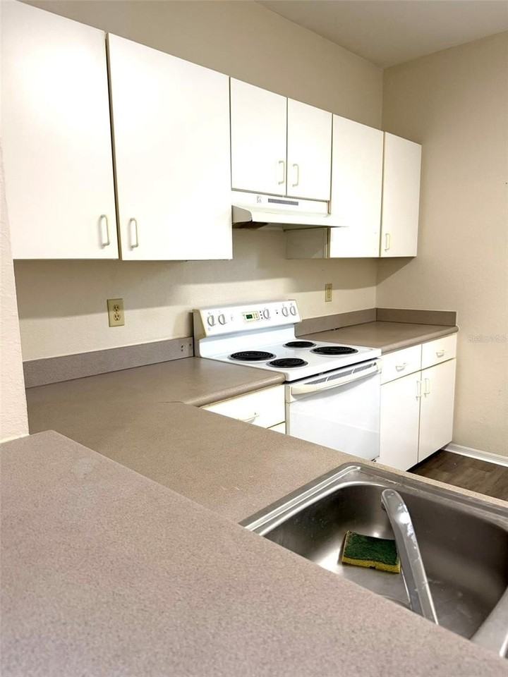 1325 Rotonda Pt #225 - Photo 4 of 18