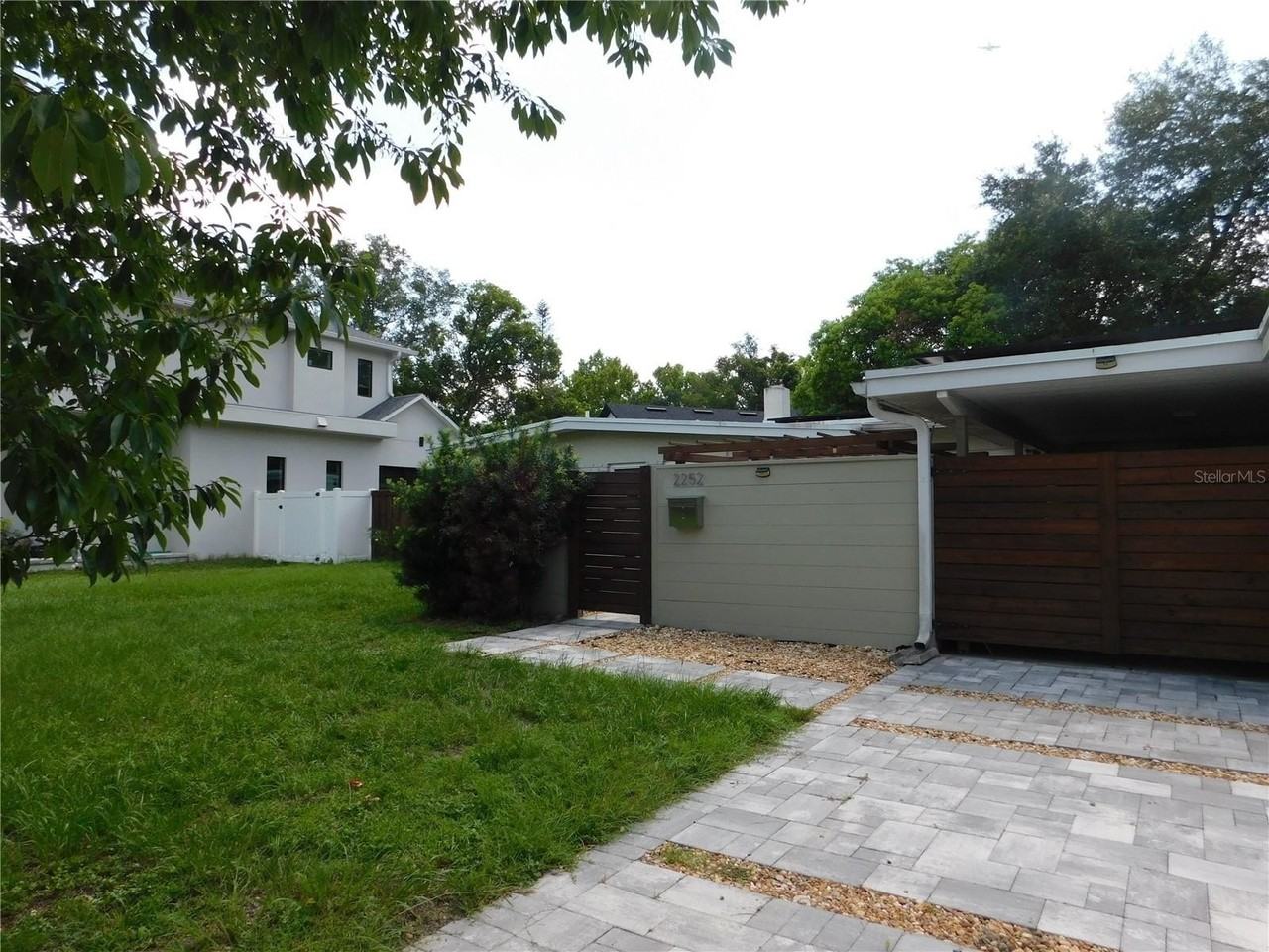2252 Howard Dr - Photo 3 of 29