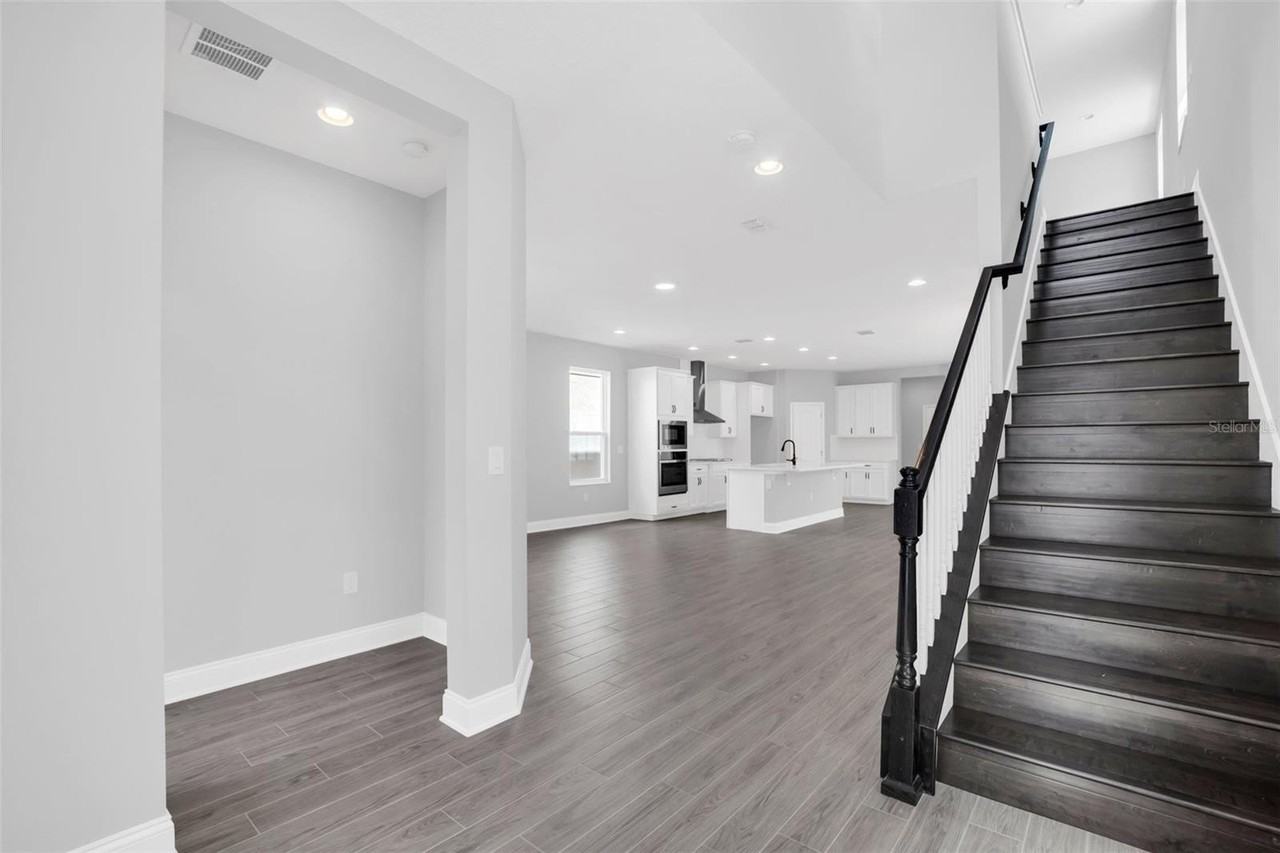 12743 Brodlove Ln - Photo 2 of 36