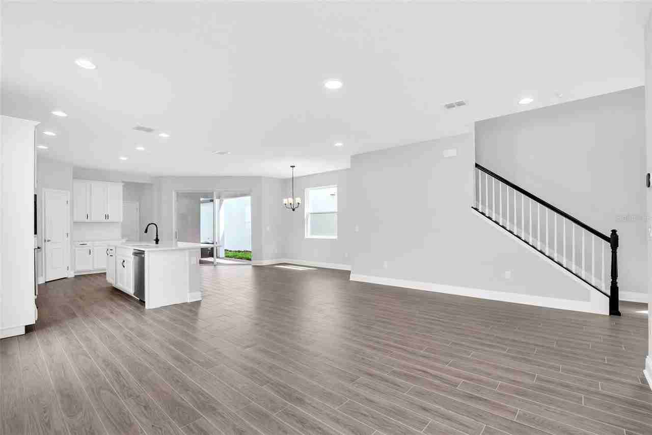 12743 Brodlove Ln - Photo 5 of 36