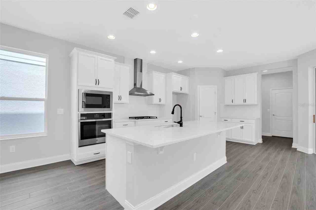 12743 Brodlove Ln - Photo 6 of 36