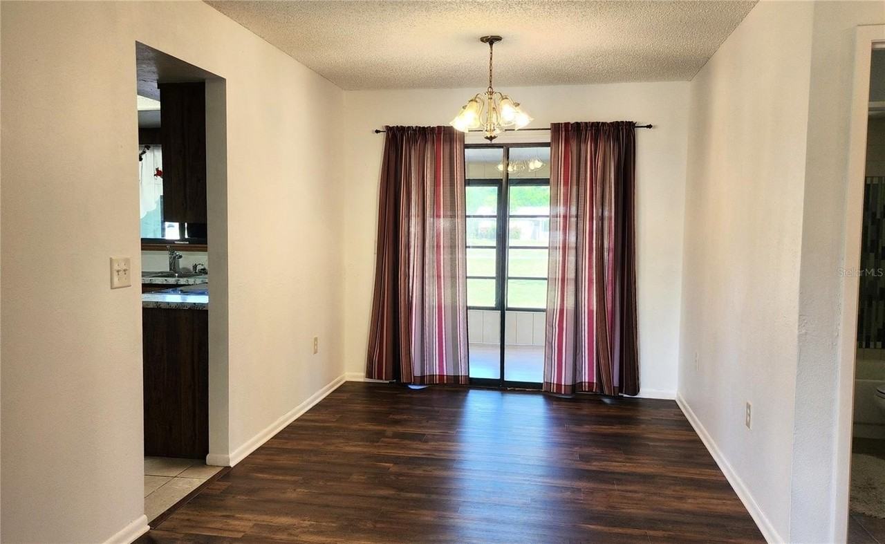 10405 Sw 99th Ave - Photo 3 of 17