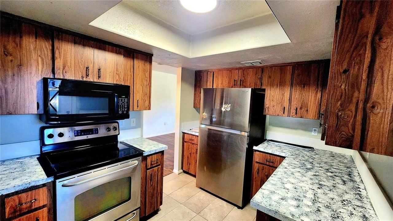 10405 Sw 99th Ave - Photo 6 of 17