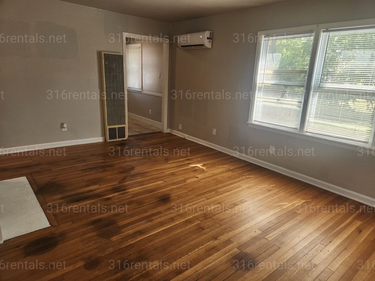 546-548 546-548 N Oliver Ave - 548 N Oliver - Photo 3 of 6