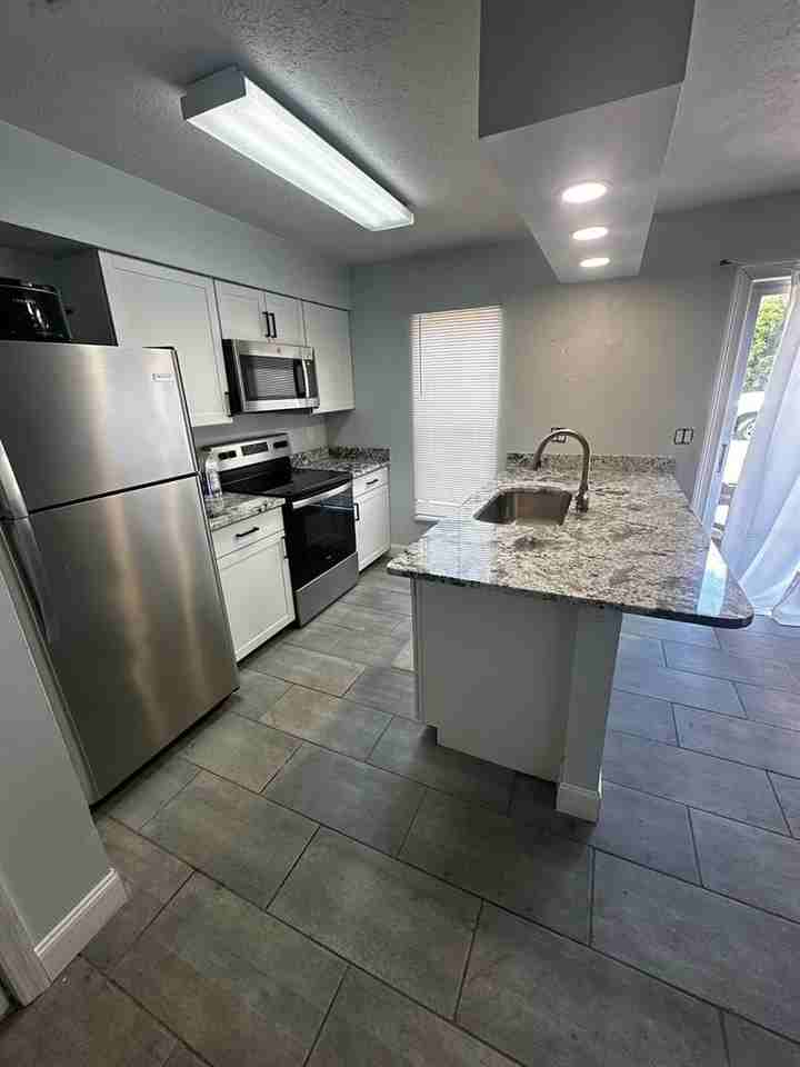 4151 Se 21st St - Photo 2 of 7