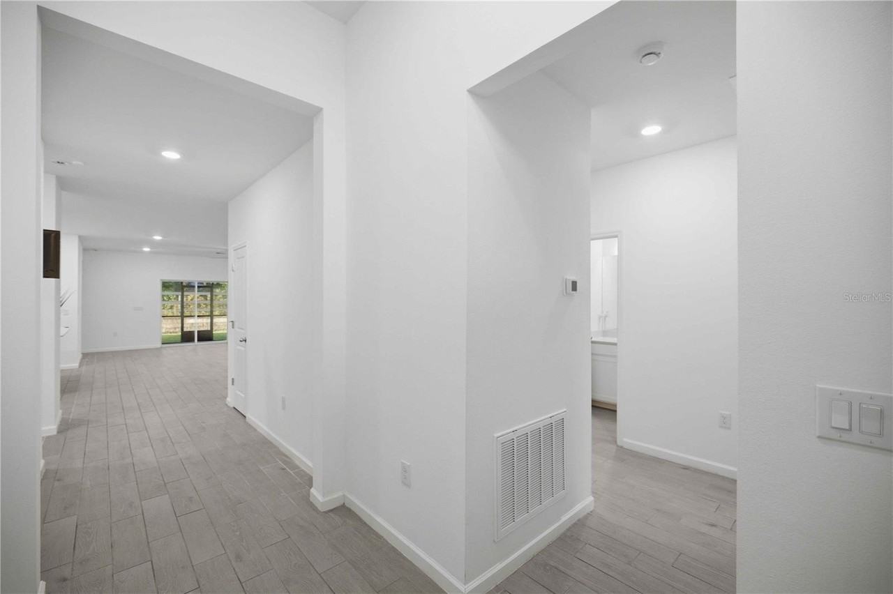 3492 Ne 38th Ln - Photo 5 of 33