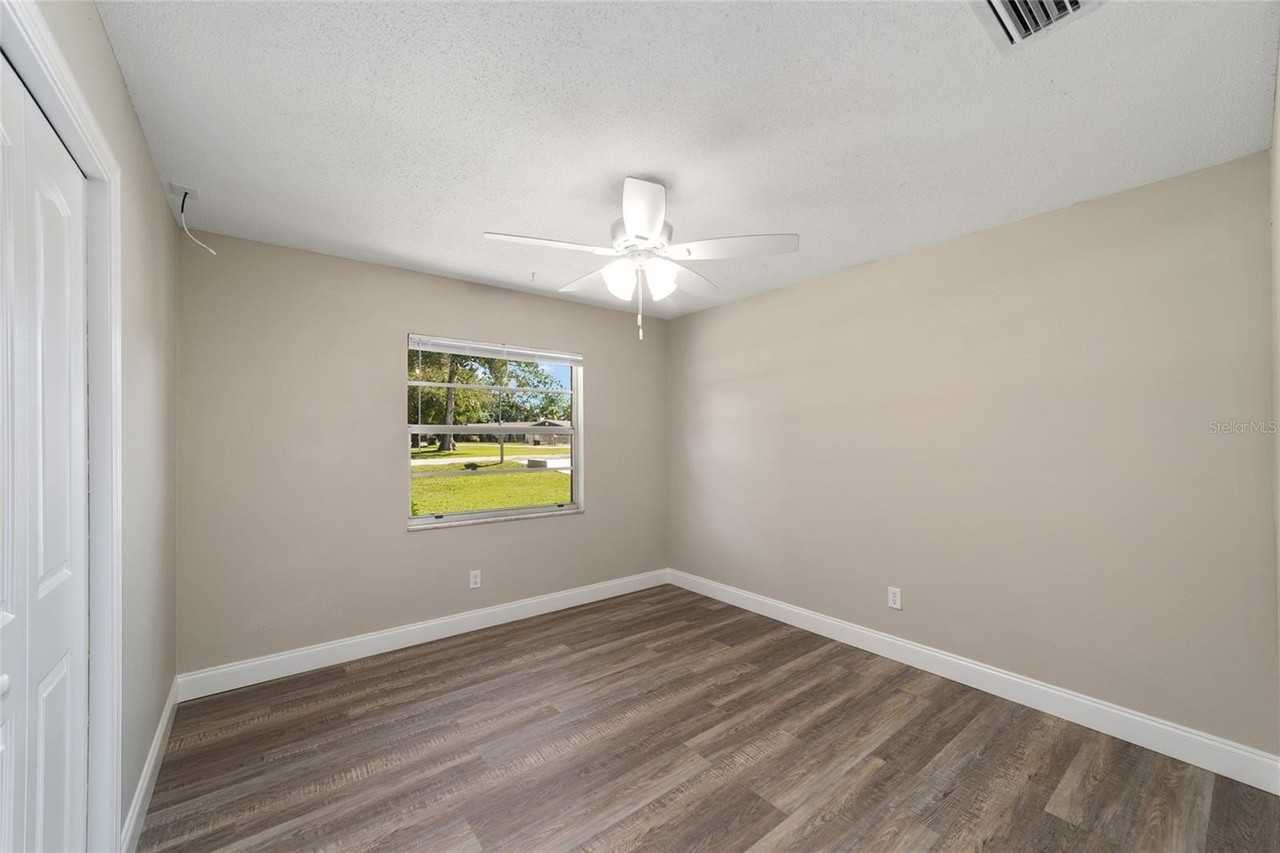 3612 Se 34th Ct - Photo 6 of 17