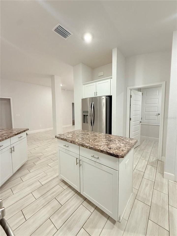 8797 Se 161st Pl - Photo 7 of 45