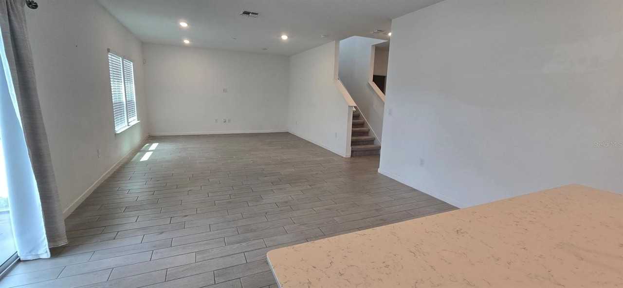 3980 Ne 34th Ave - Photo 6 of 18