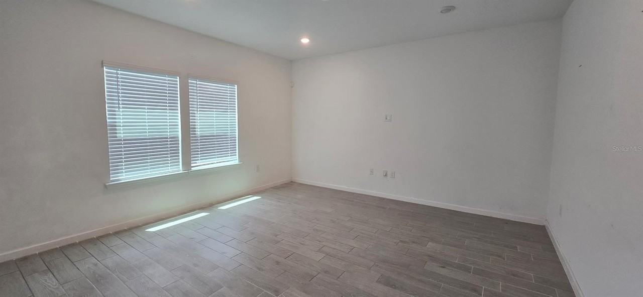 3980 Ne 34th Ave - Photo 7 of 18
