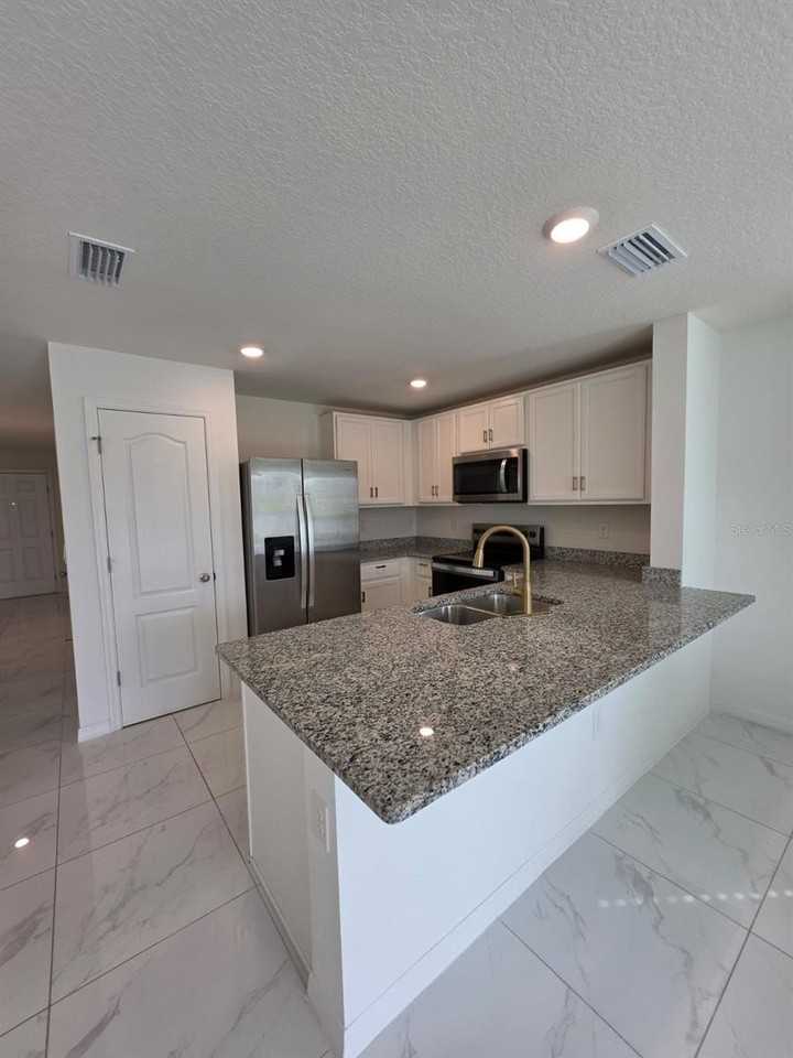 6606 Leo Ln - Photo 3 of 19