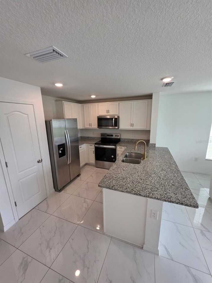 6606 Leo Ln - Photo 4 of 19