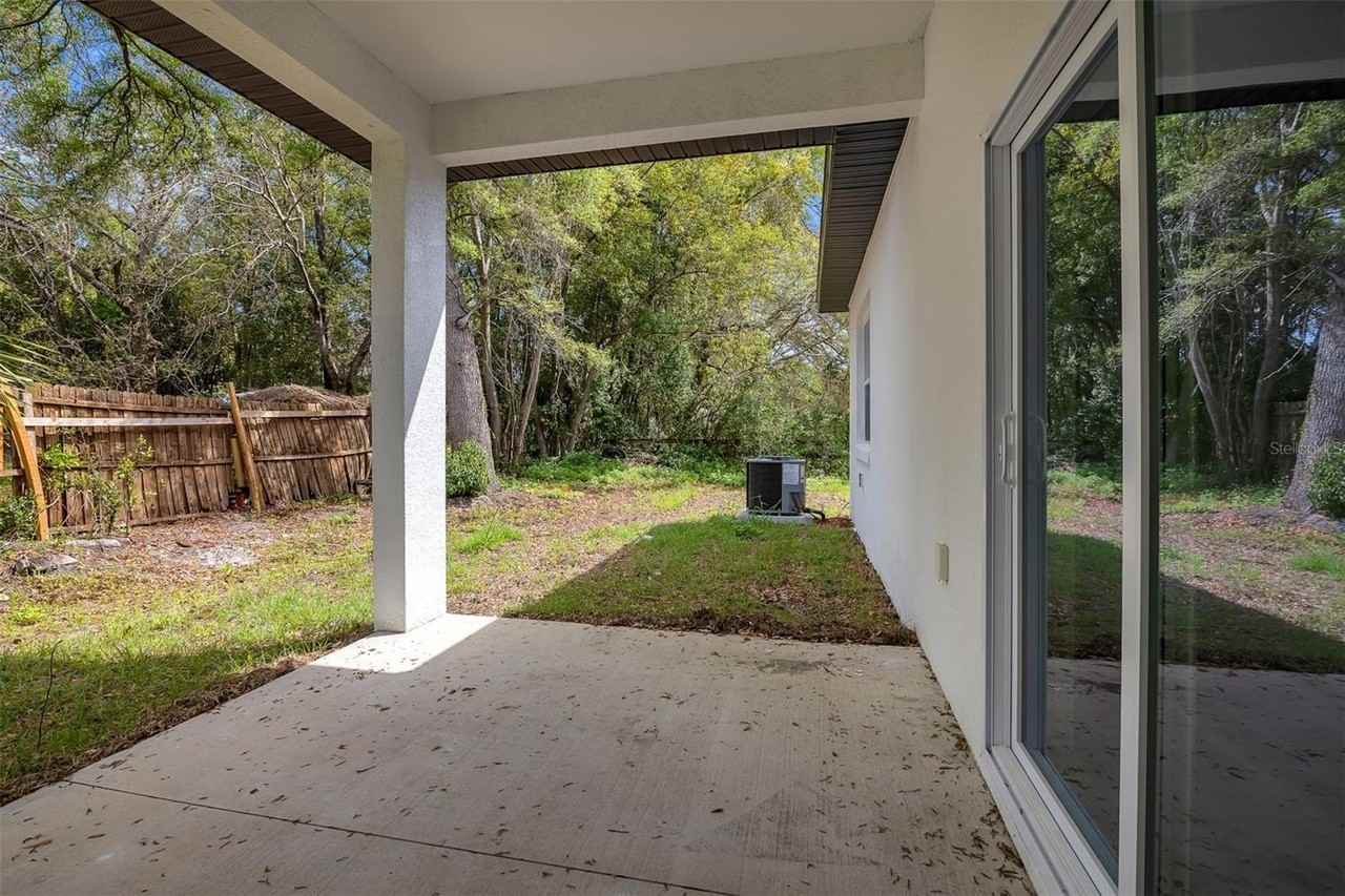 1221 Sw 5th St - Photo 6 of 15
