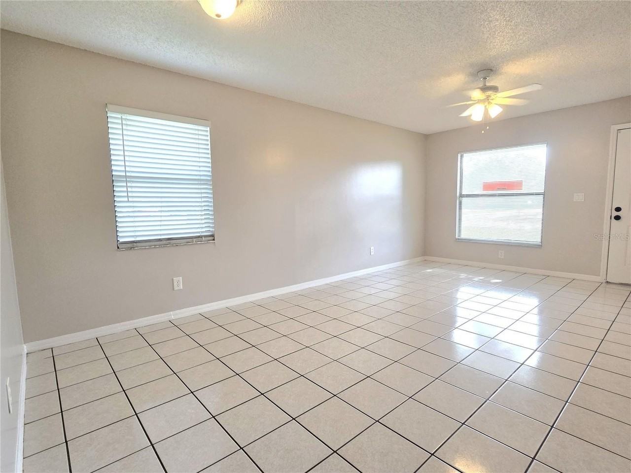 1423 Montana Ave #1423 - Photo 5 of 32