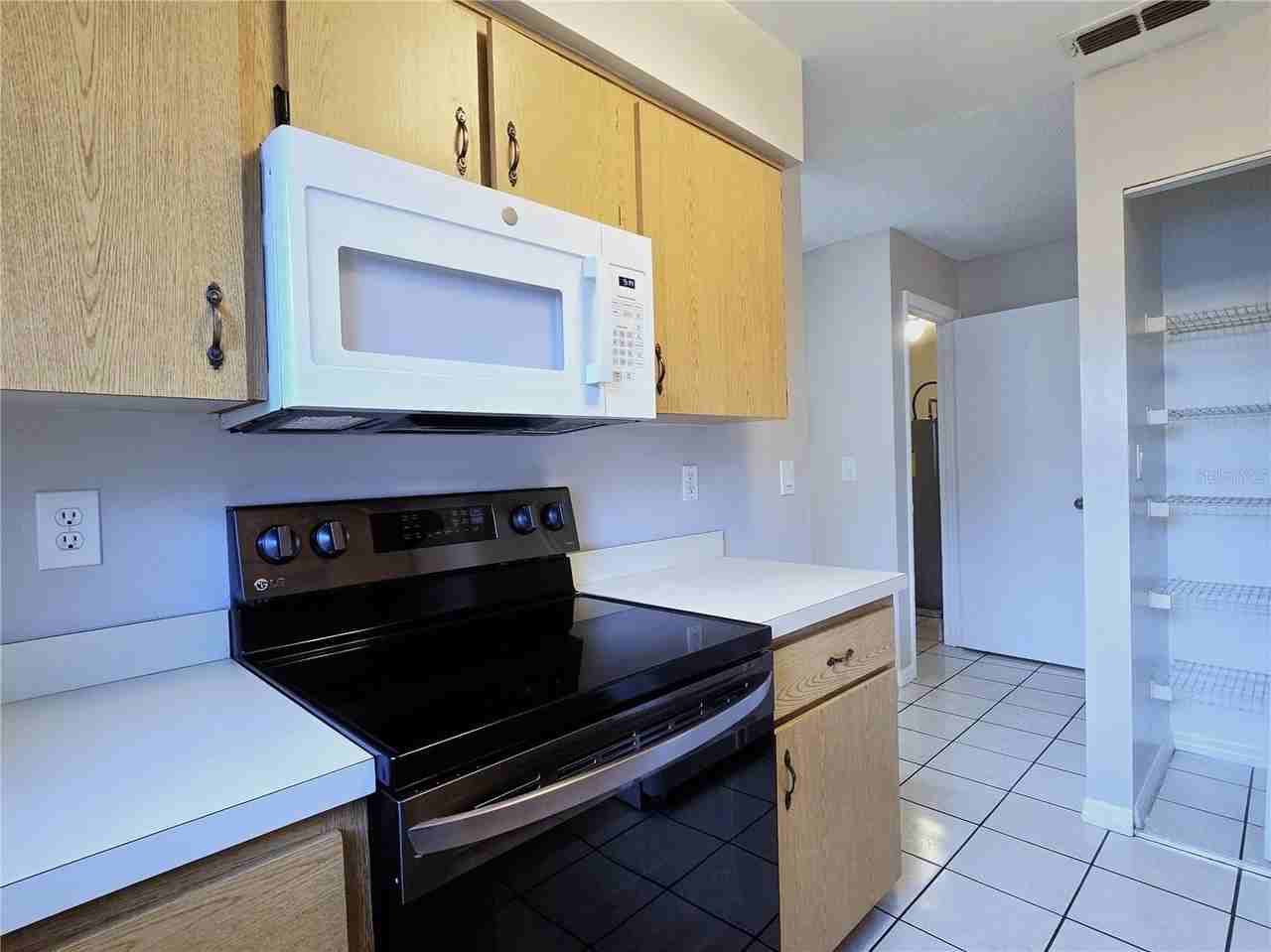 1423 Montana Ave #1423 - Photo 7 of 32