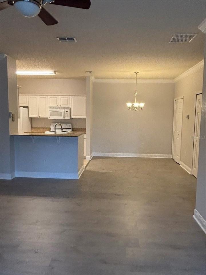 417 Southern Pecan Cir #207 - Photo 3 of 19