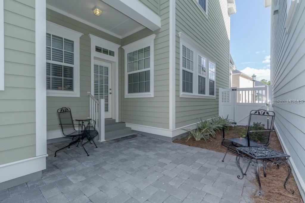 1596 Castile St - Photo 3 of 24