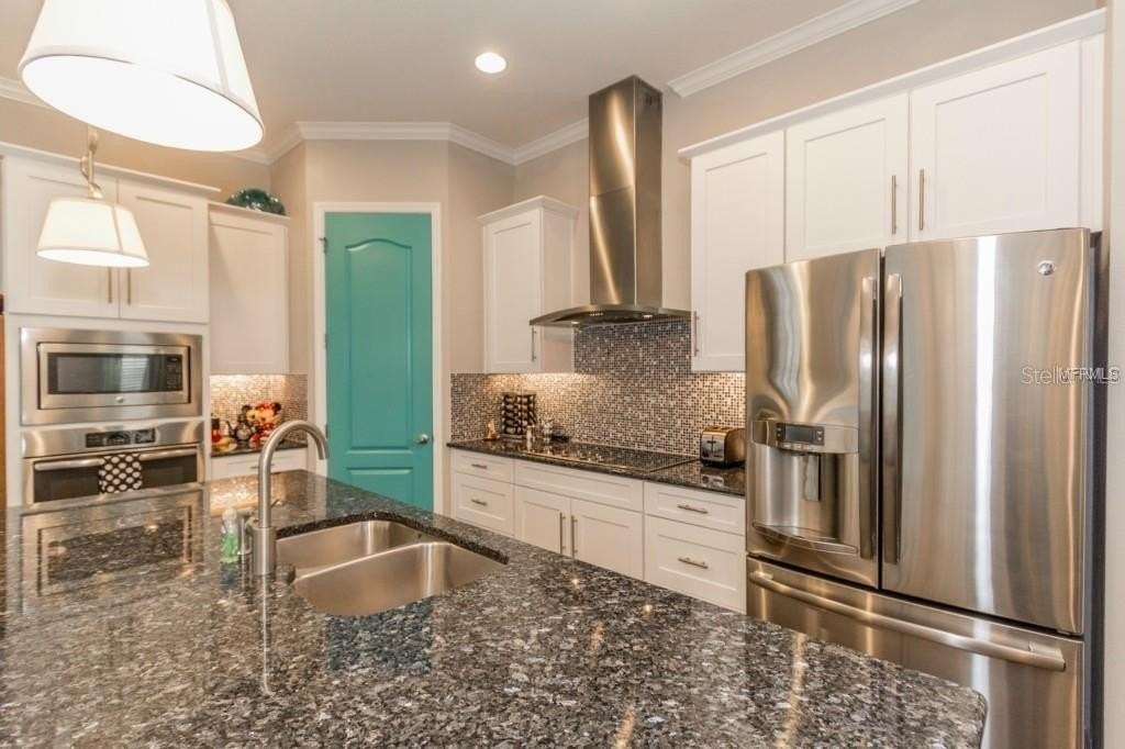 1596 Castile St - Photo 5 of 24
