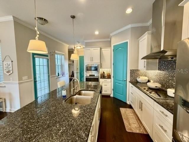 1596 Castile St - Photo 7 of 24