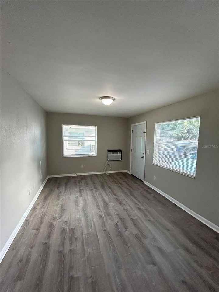 1484 32nd St Nw - Photo 4 of 9