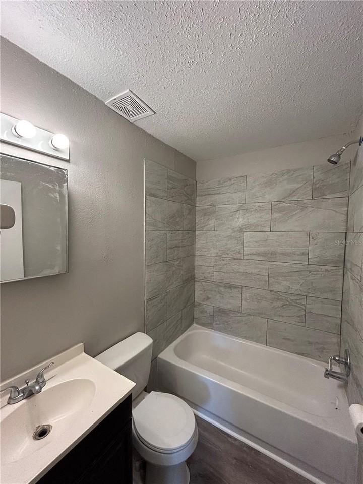 1484 32nd St Nw - Photo 6 of 9