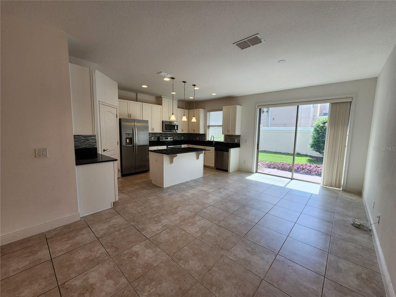 9805 Winnington St - Photo 4 of 44