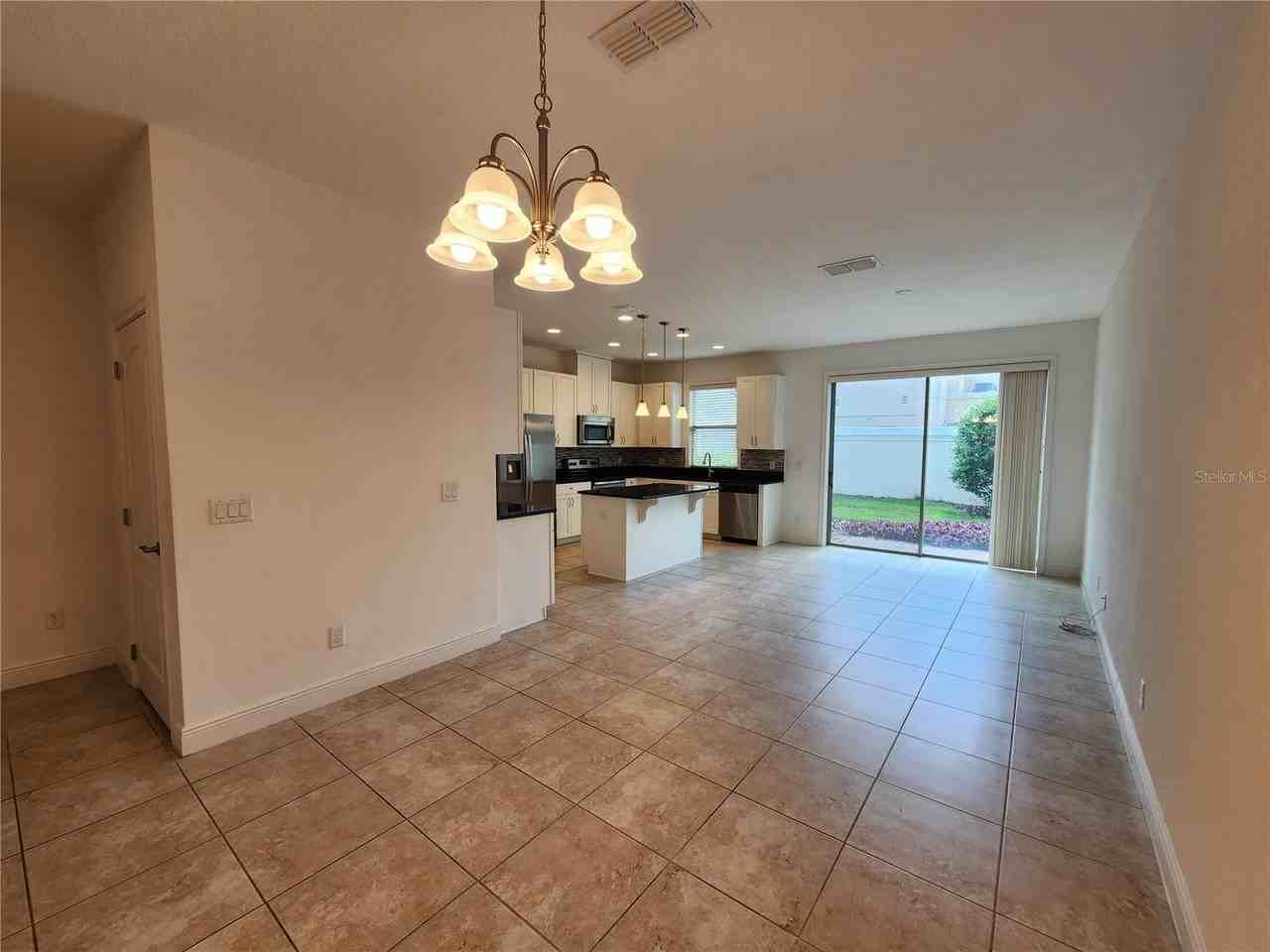 9805 Winnington St - Photo 6 of 44
