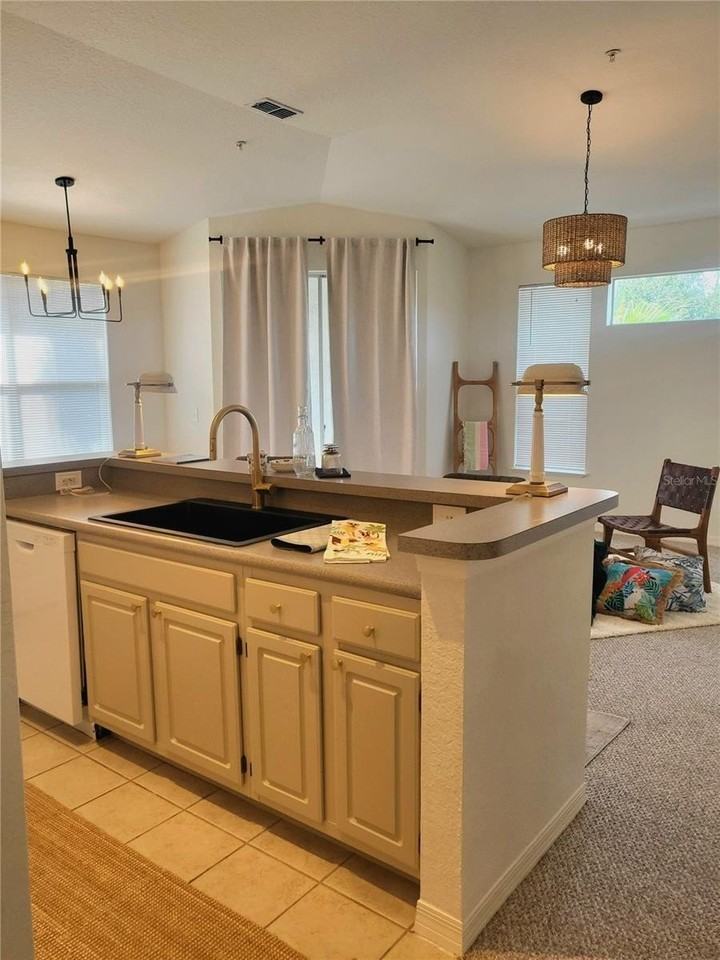 2718 Maitland Crossing Way #308 - Photo 3 of 20