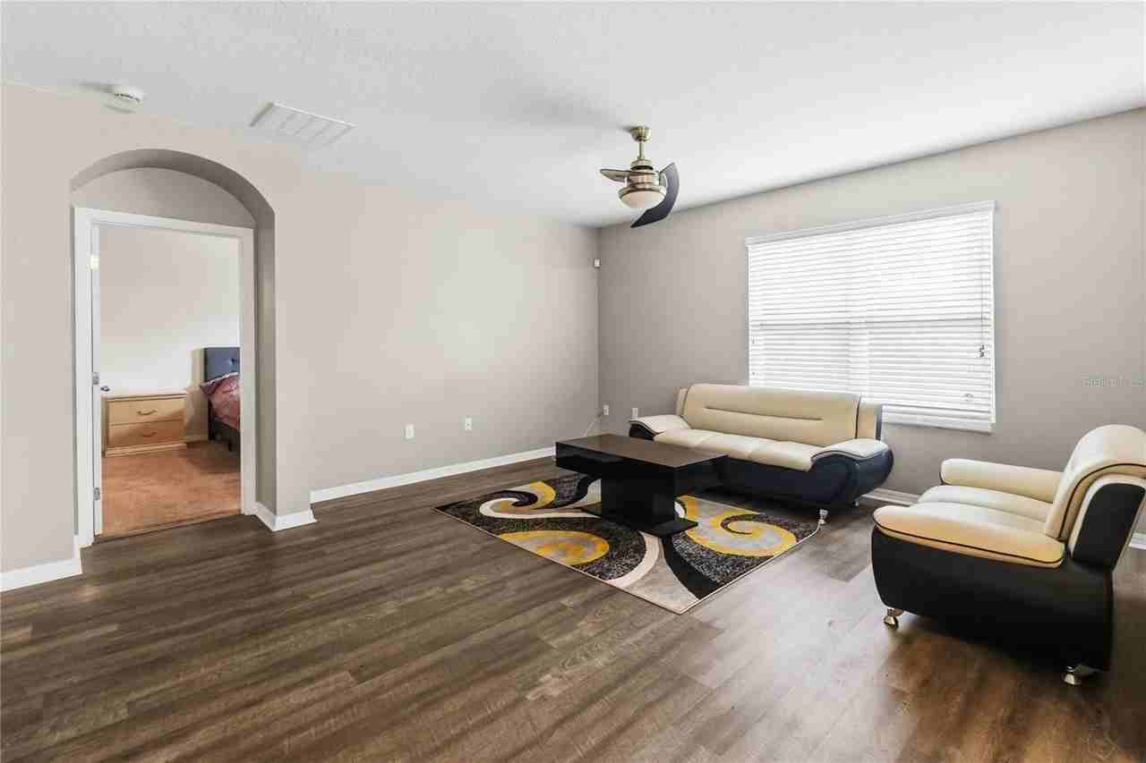 2318 Sequoia Way - Photo 5 of 30