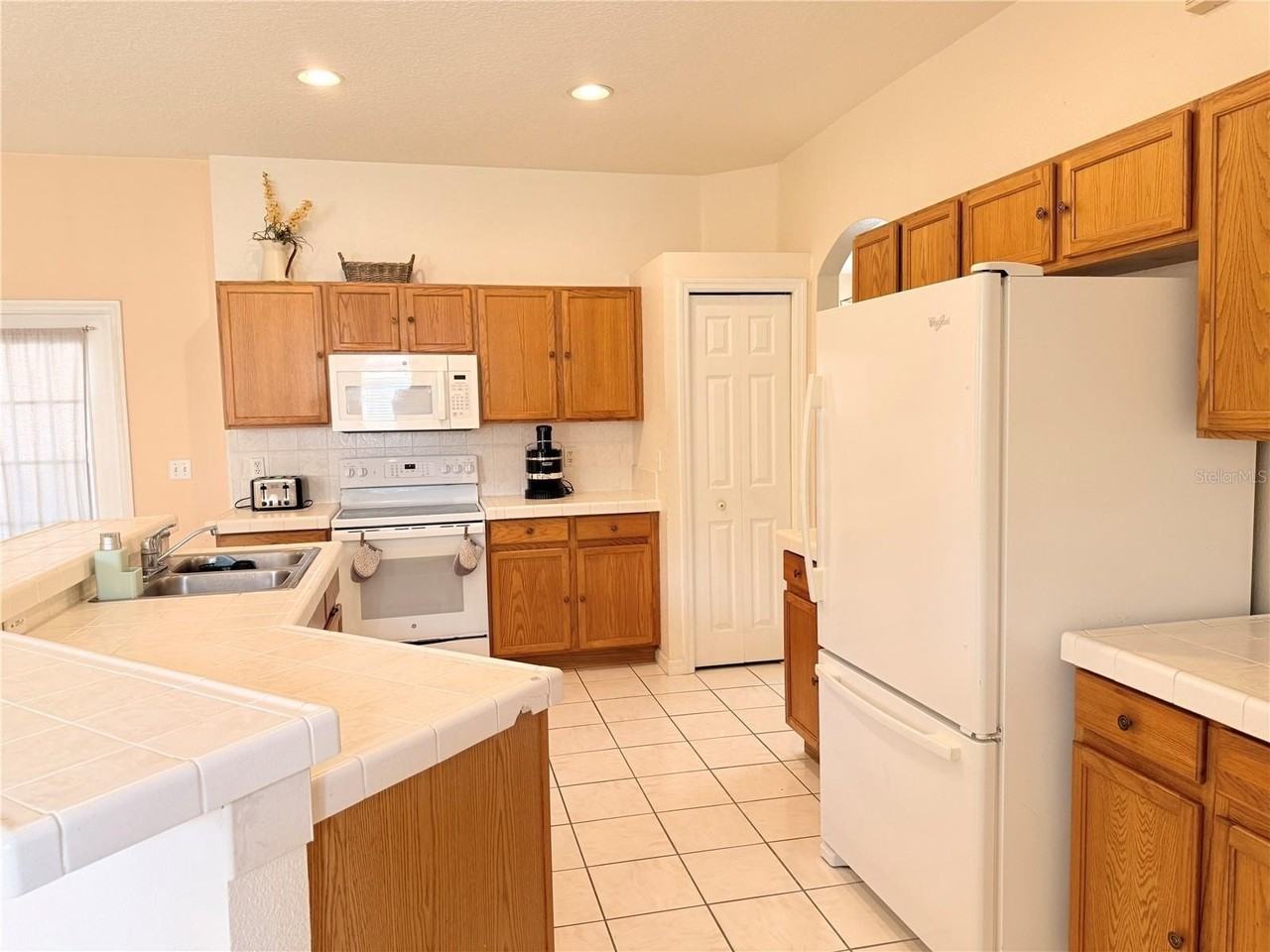 3010 Victoria Dr - Photo 4 of 50