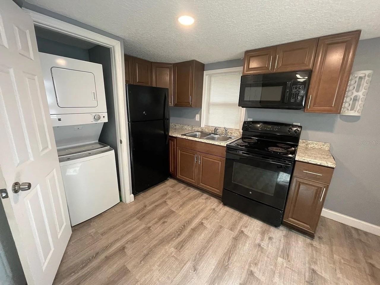 1020 Portage St #C - Photo 3 of 6