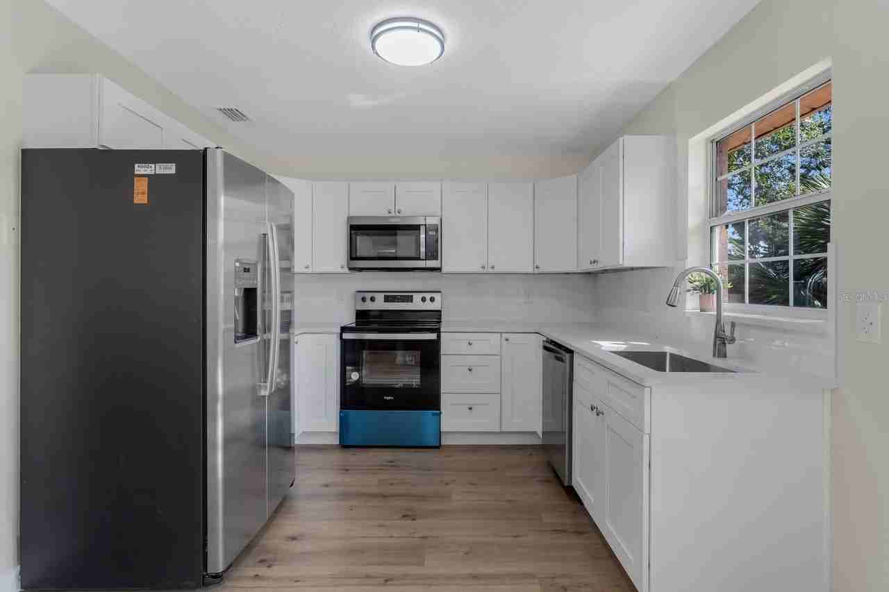 14717 Sunset St - Photo 5 of 13