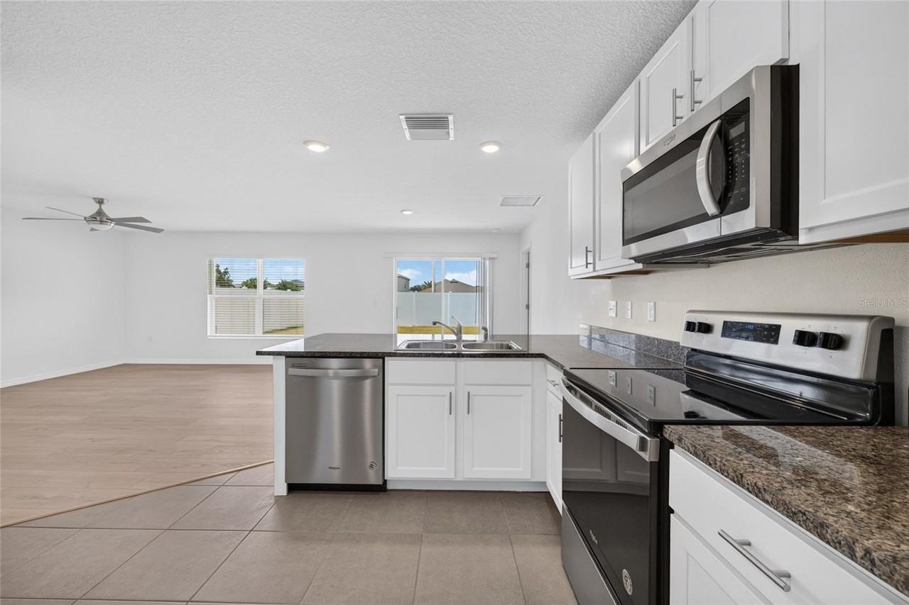 10231 Opaline Sky Pl - Photo 3 of 46