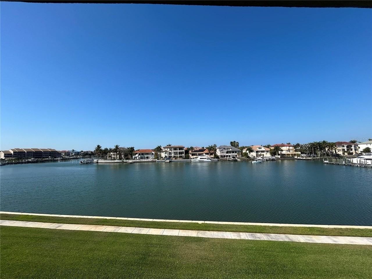 6260 Kipps Colony Ct #203