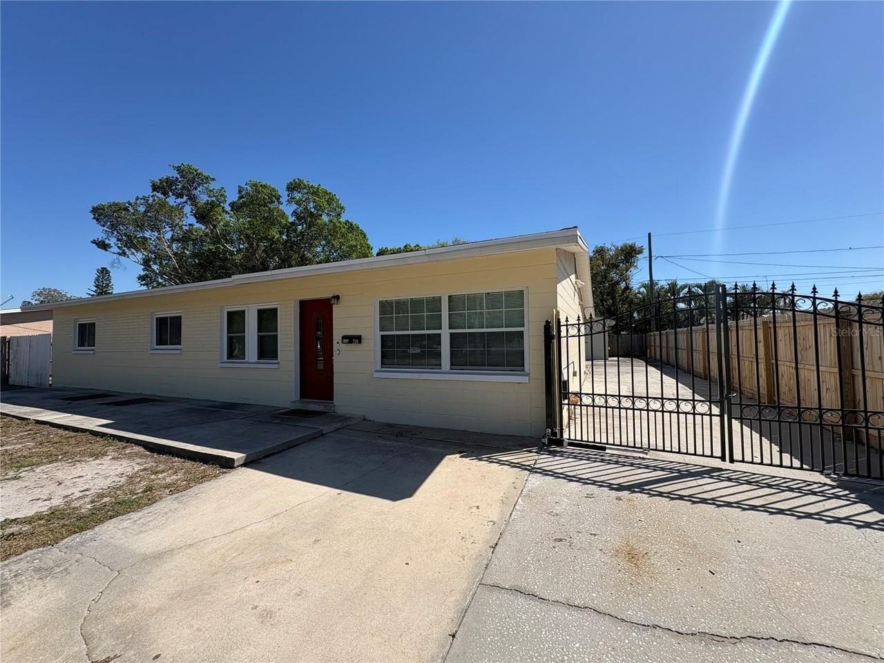 218 Lewis Blvd Se