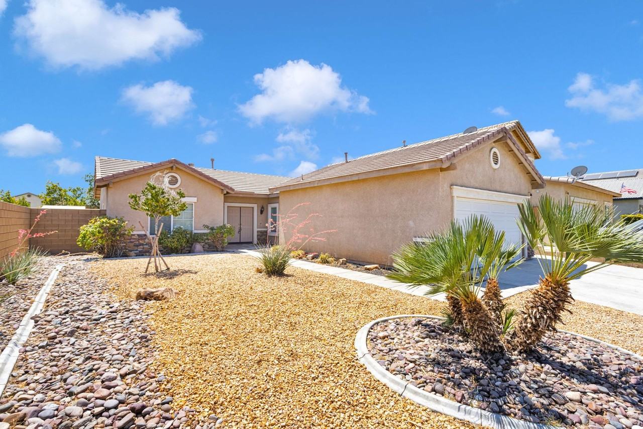 13085 Camden Ln - Photo 2 of 27