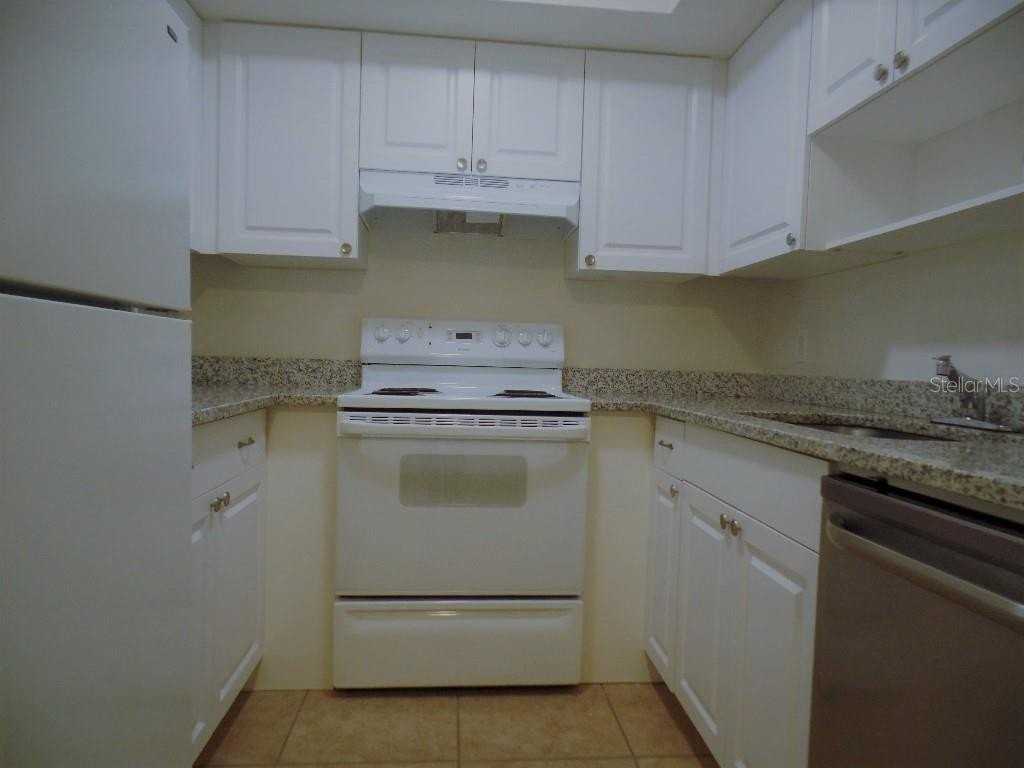 1240 70th St N #7 - Photo 5 of 16