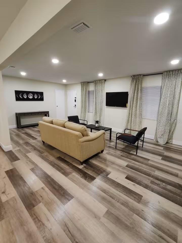 5810 N 19th St - Photo 5 of 16