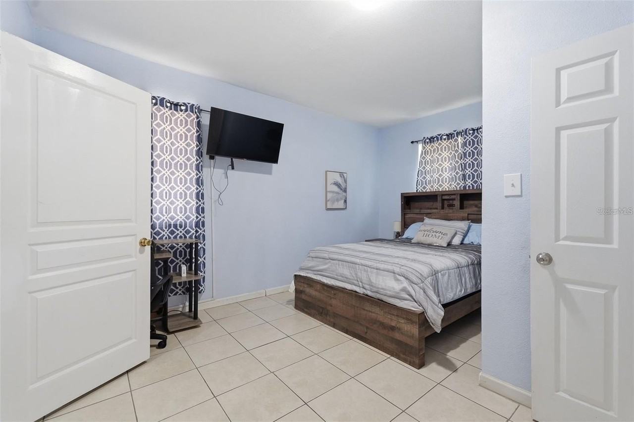 10107 N Aster Ave - Photo 7 of 16